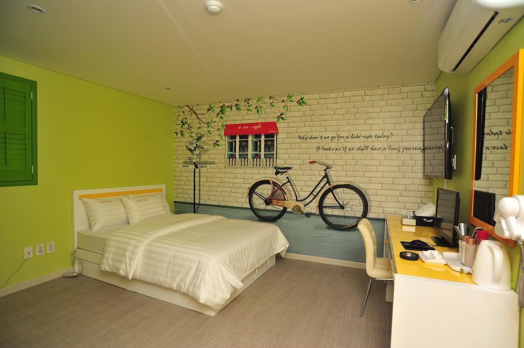 E Hotel Juan Inchon Rum bild
