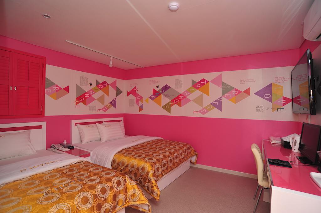E Hotel Juan Inchon Rum bild